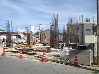 １Ｆ駐車場柱主筋建込み（AramuraFamiliar）