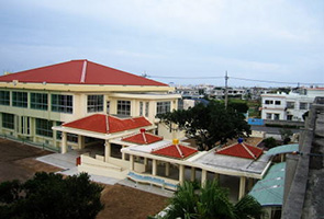 平真小学校 屋内運動場